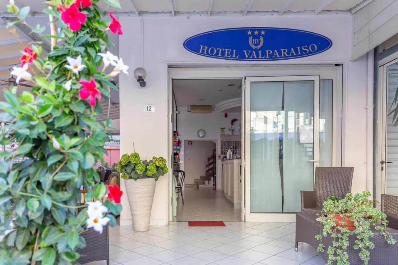 Hotel Valparaiso Rimini Exteriör bild